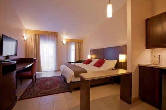 Image 1 of Huit Huit Tours Ltd.
